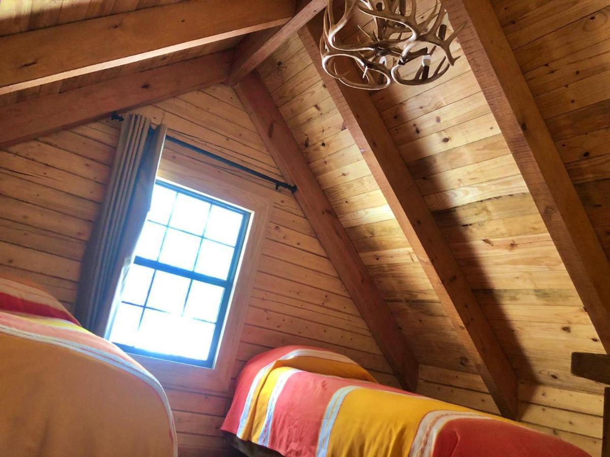 ホテル Bosques De Monterreal San Antonio de las Alazanas エクステリア 写真