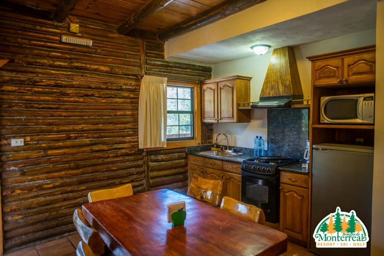 ホテル Bosques De Monterreal San Antonio de las Alazanas エクステリア 写真