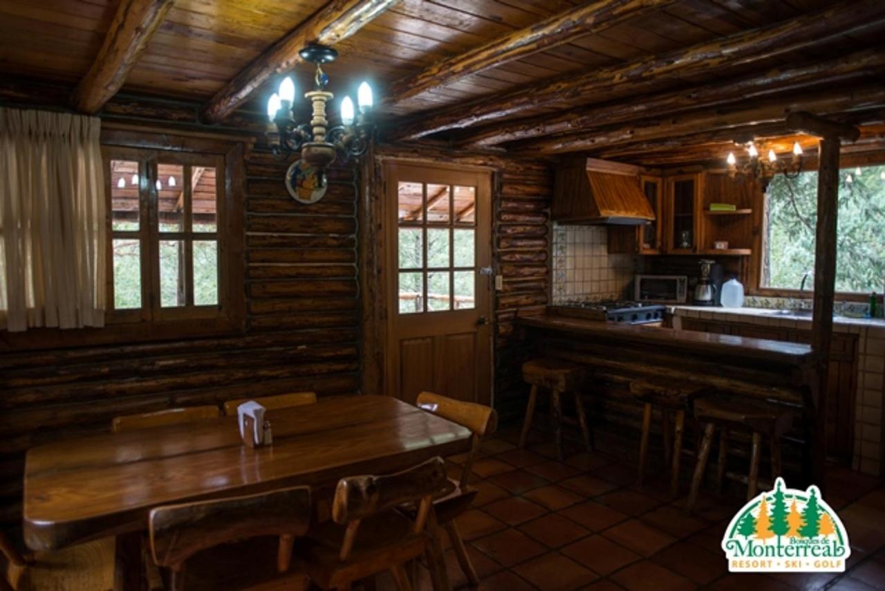 ホテル Bosques De Monterreal San Antonio de las Alazanas エクステリア 写真