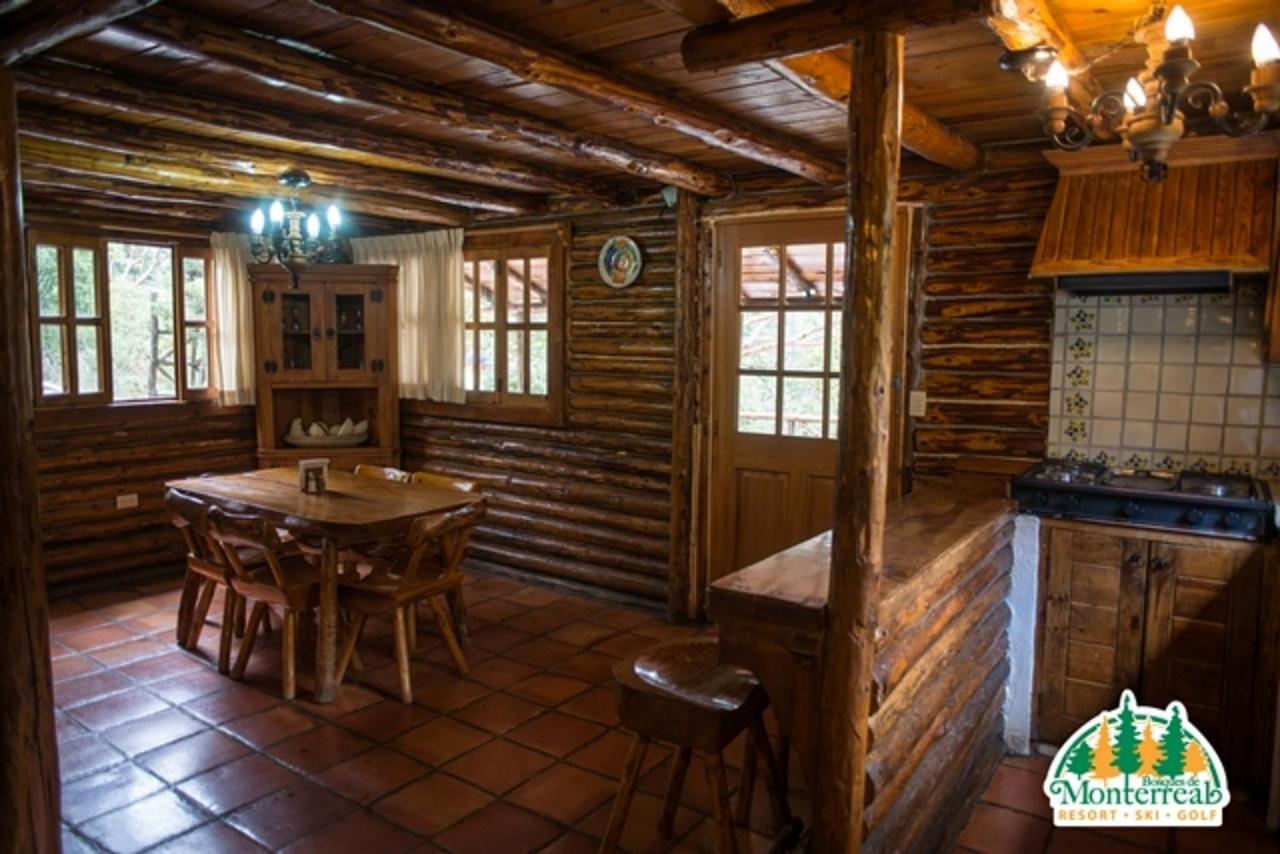 ホテル Bosques De Monterreal San Antonio de las Alazanas エクステリア 写真