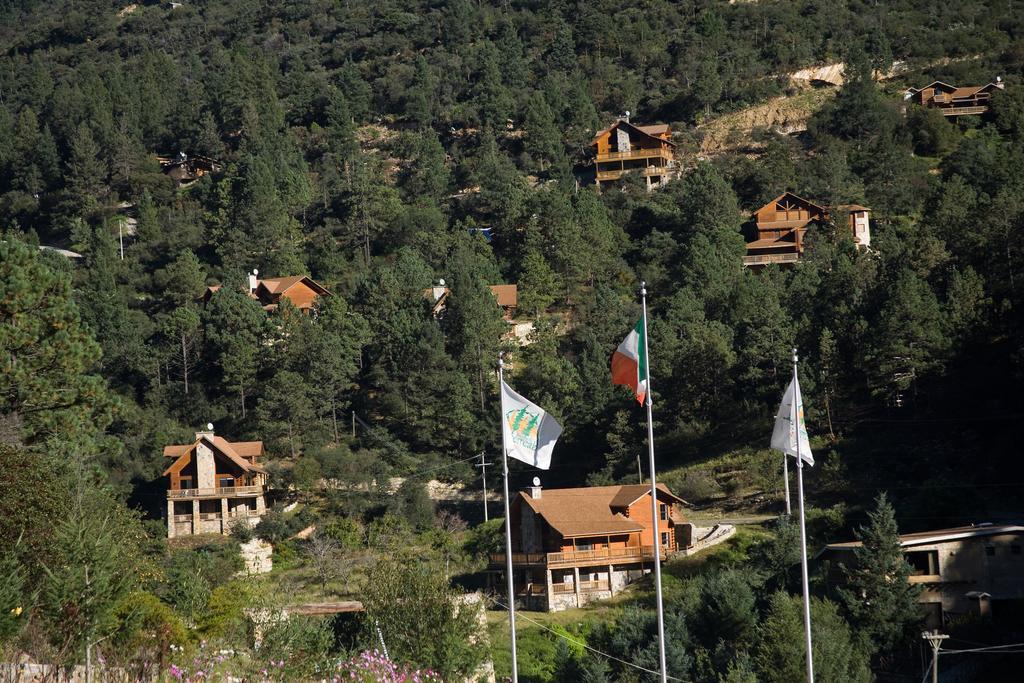 ホテル Bosques De Monterreal San Antonio de las Alazanas エクステリア 写真
